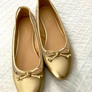 Ann Taylor New Without Tags Gold Flats Size 8.5